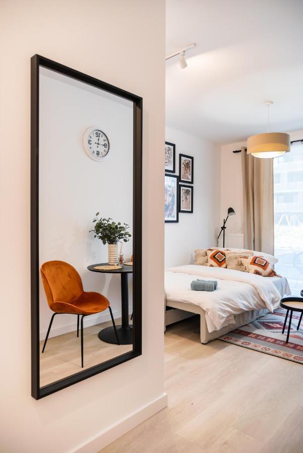 Wola Cosy White Apartment ワルシャワ エクステリア 写真