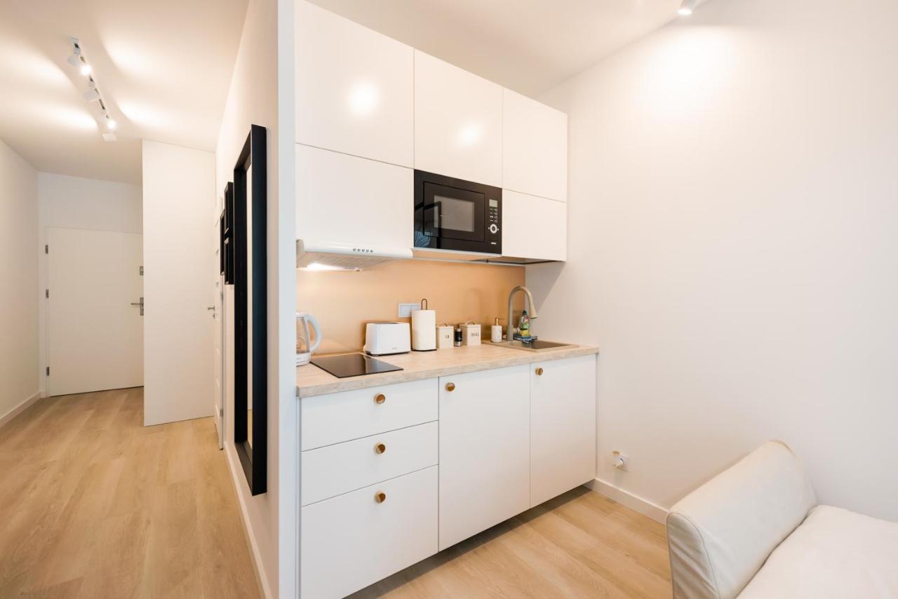 Wola Cosy White Apartment ワルシャワ エクステリア 写真