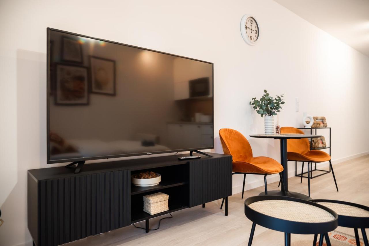 Wola Cosy White Apartment ワルシャワ エクステリア 写真