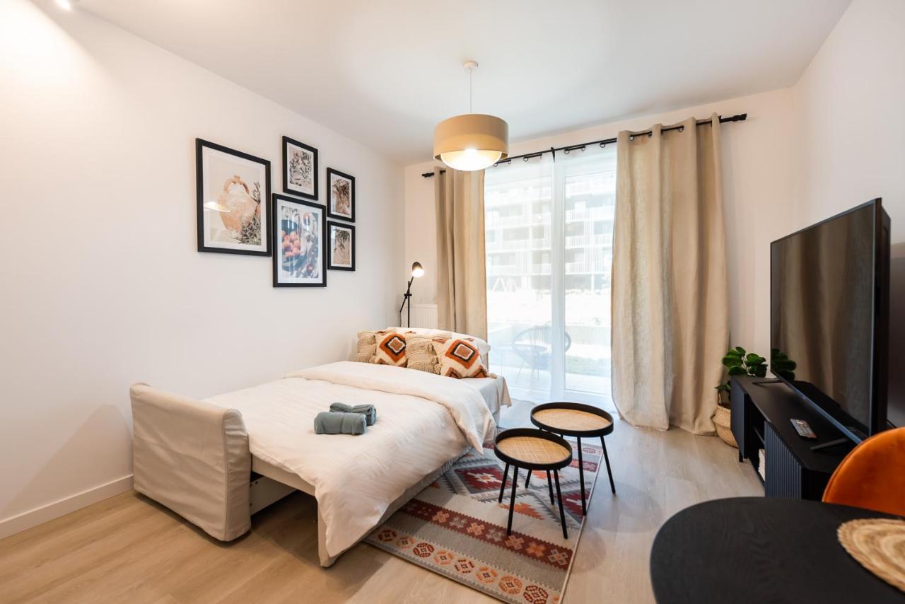 Wola Cosy White Apartment ワルシャワ エクステリア 写真
