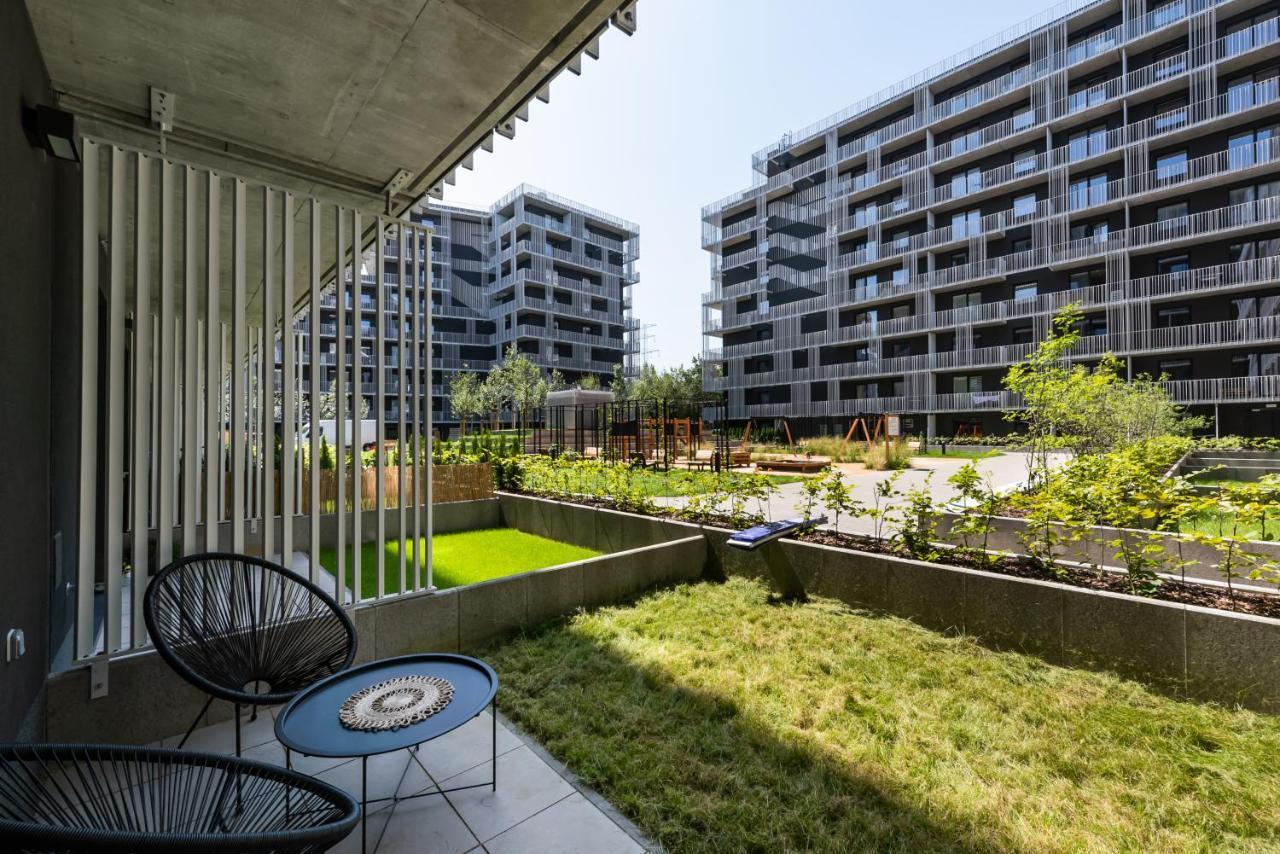 Wola Cosy White Apartment ワルシャワ エクステリア 写真